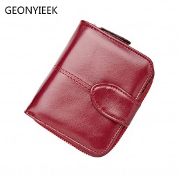 Small women’s interlocked leather wallet with zipper 