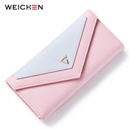 Women’s large interlocking envelope sized leather wallet with zipper